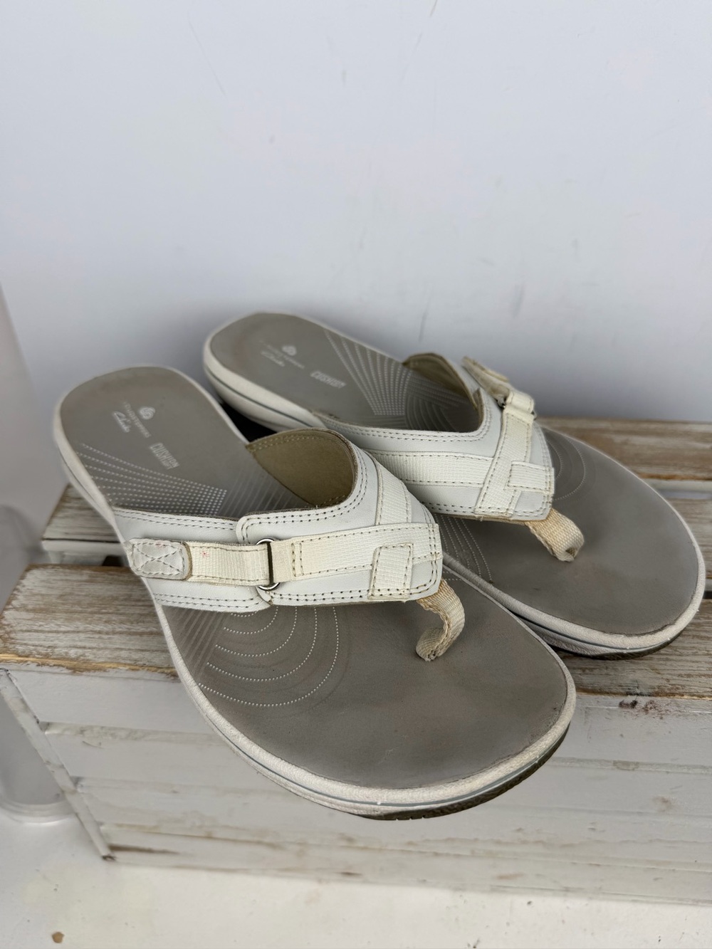Clarks Breeze Sea Sandals comfortable cushion gray foot bed adjustable strap 8M